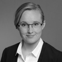 Julia Büchting, Consultant